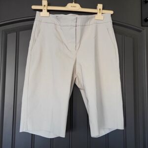 Chic Light Cream Colored Bermuda Shorts  for Women, Size 8